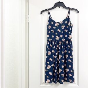 Xhilaration blue daisy print scallop cami dress
